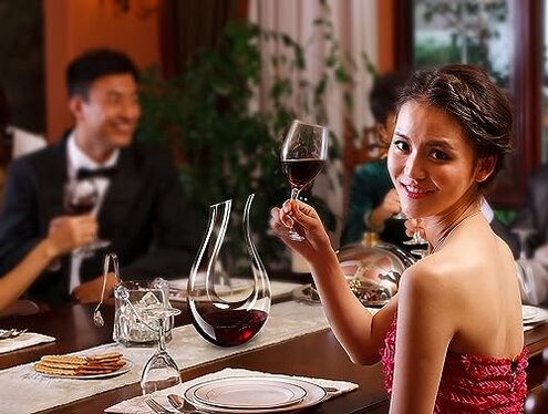 Wine Decanter,Red Wine Carafe,Wine Aerator,100% Hand Blown Lead-free Crystal Glass,Wine Decanters and Carafes,Wine Gift with Luxury Packaging,Wine Accessories (1500ML)