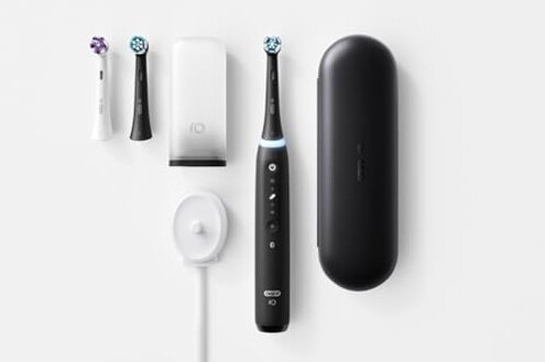 Oral-B iO Deep Clean + Whiten Rechargeable Electric Toothbrush with Visible Pressure Sensor, 2 Minute Timer, 5 Cleaning Settings, 1 iO5 Limited, 3 Toothbrush Heads, Travel Case & Refill Holder, Black